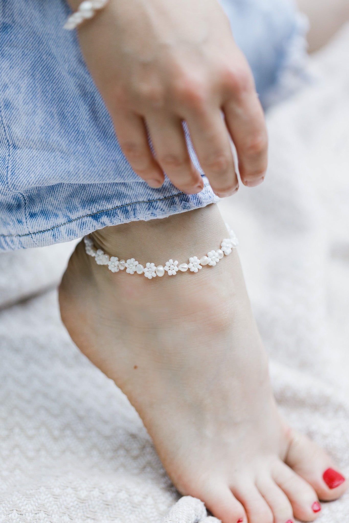 White Daisy Anklet - caliorjewelry