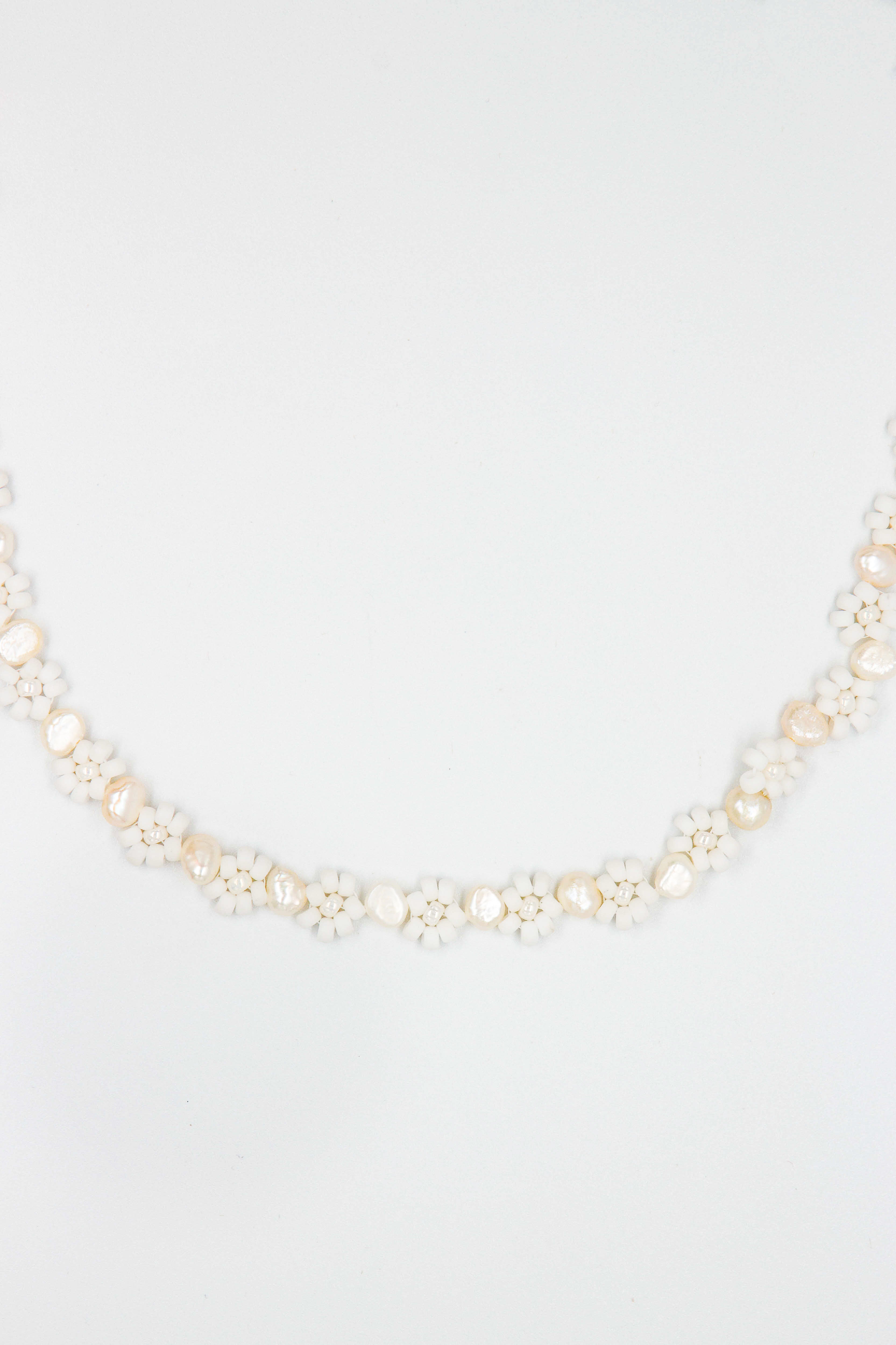 White Daisy Necklace - caliorjewelry