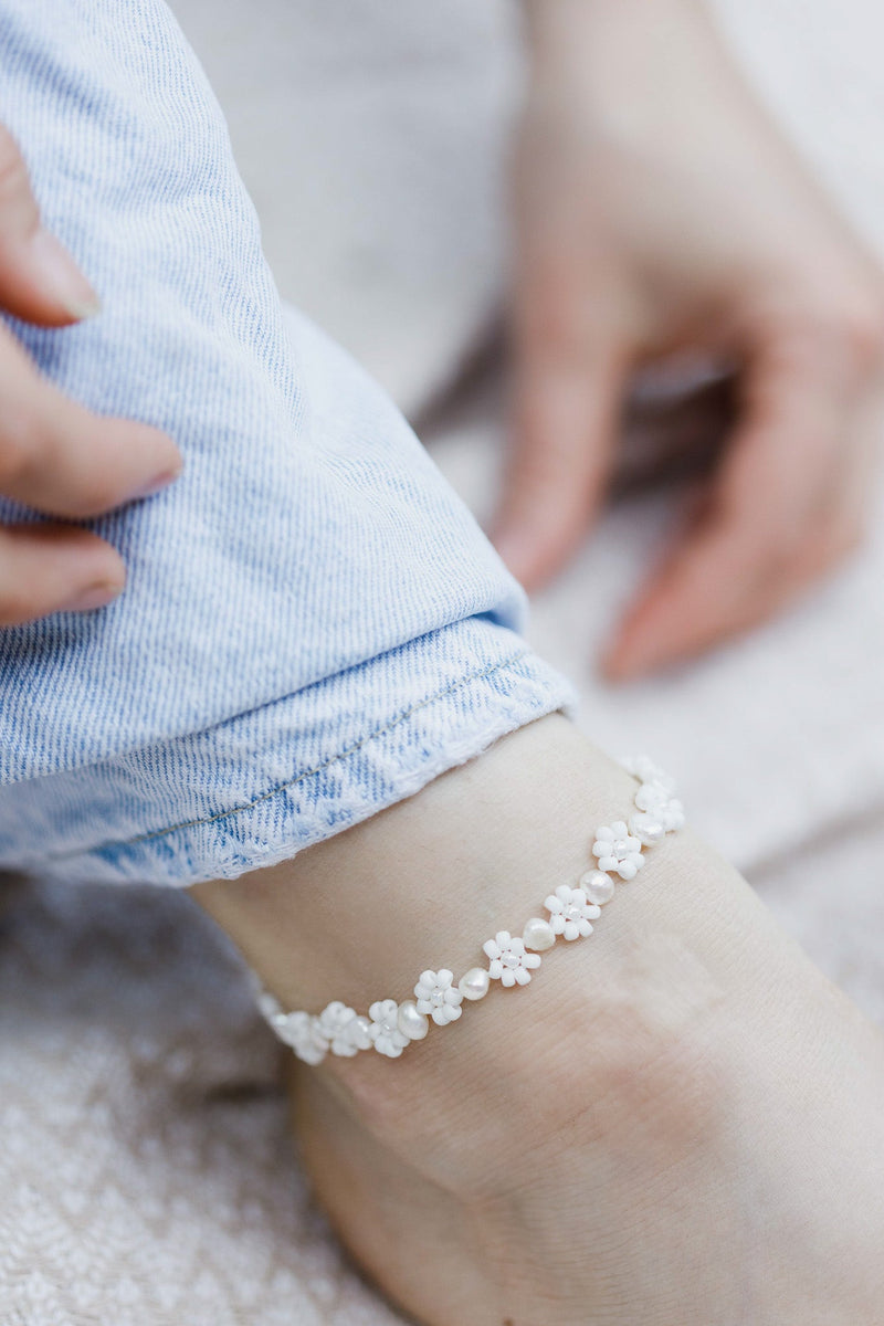 White Daisy Anklet - caliorjewelry