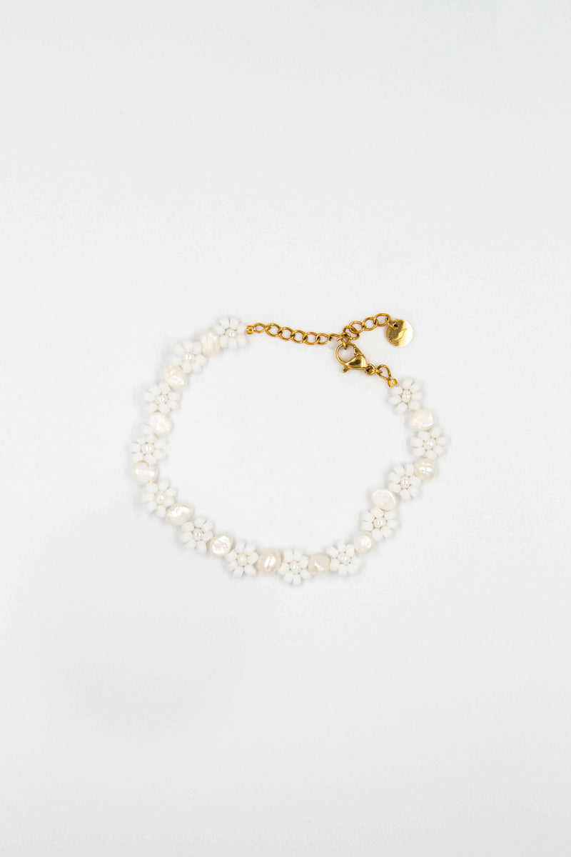 White Daisy Bracelet - caliorjewelry